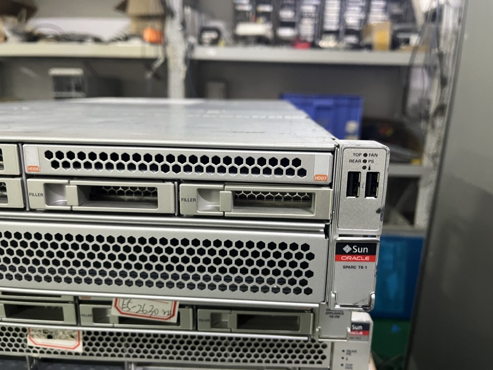 Oracle SPARC T8‑1 Server